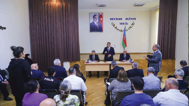 Xətai: rayon başçısı vətəndaşları qəbul edib