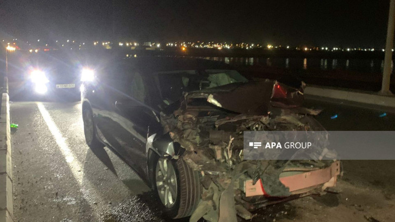 Balaxanı yolunda “Chevrolet” avtodaşıyıcı ilə toqquşub