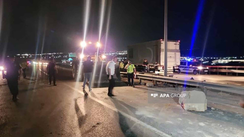 Bakı Dairəvi Yolunda qayalıqlar qopub