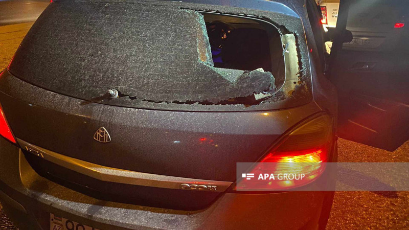 Ziya Bünyadov prospektində cinsi azlıq nümayəndələri avtomobilə hücum ediblər - VİDEO