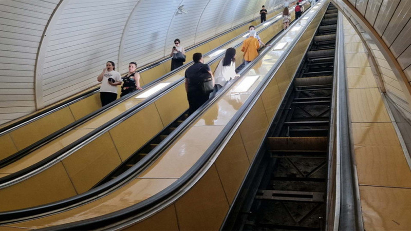 “28 May” stansiyasında eskalator təmir olunur