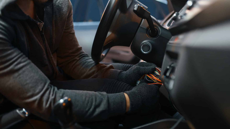 Bakıda maşın qaçıran və oğurluq edən şəxs tutulub