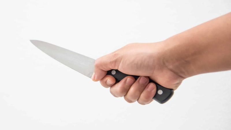 Pirallahıda qısqanclıq zəminində qətl: 20 yaşlı gənc bıçaqlanıb