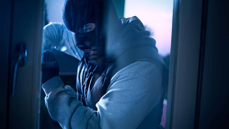 Ziya Bünyadovdakı köşkdən oğurluq edilib