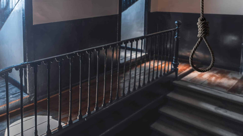 Bakıda usta işlədiyi sexdə özünü asıb