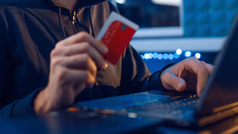 Nəsimi rayonunda bank kartından oğurluq edilib
