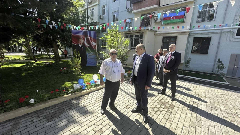 Nəsimi rayonunda icra başçısı sakinlərlə görüşüb