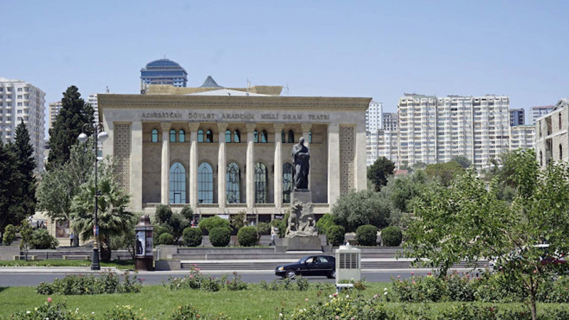 Milli Dram Teatrında yeni tamaşalar hazırlanır