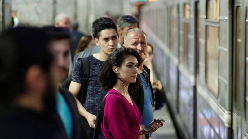 Metrodan 1 ayda 20 milyon sərnişin istifadə edib