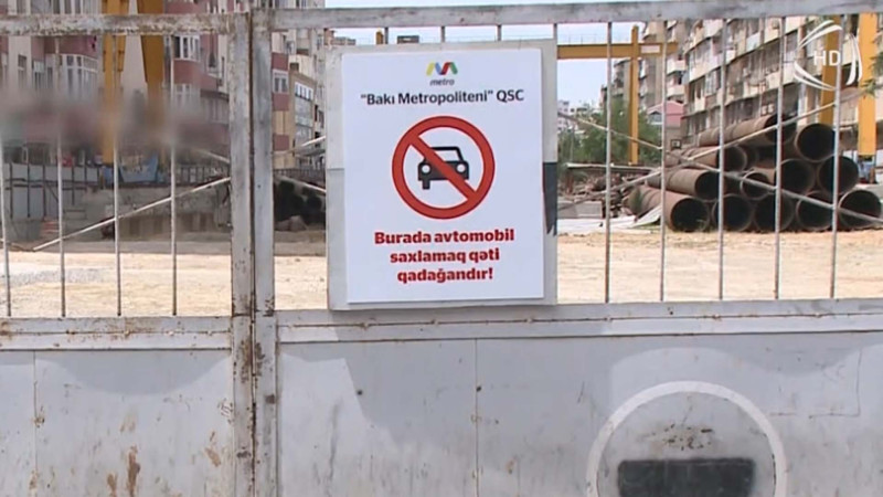 Sakinlər 10 ildir inşa olunan metro stansiyasından narazıdırlar