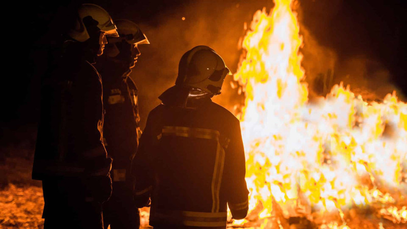 Xətai rayonunda boya sexi yanıb