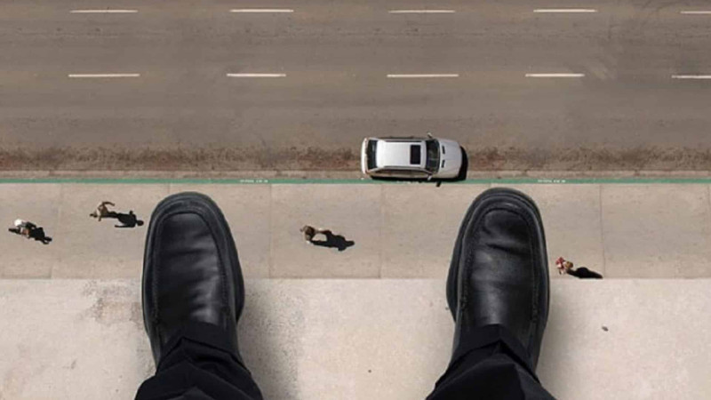 24 yaşlı gənc 3-cü mərtəbədən yıxılaraq xəsarət alıb
