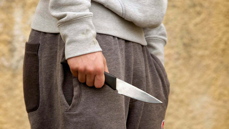 Xətai rayonunda dava zamanı kişi bıçaqlanıb