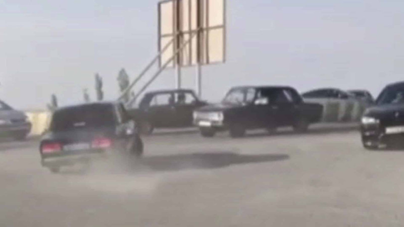 Toy karvanında avtoxuliqanlıq edən sürücülərin videosu yayılıb