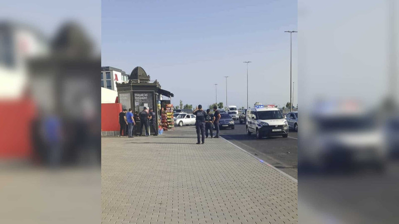 Xətaidə səkidə quraşdırılan soyuducular yığışdırılıb