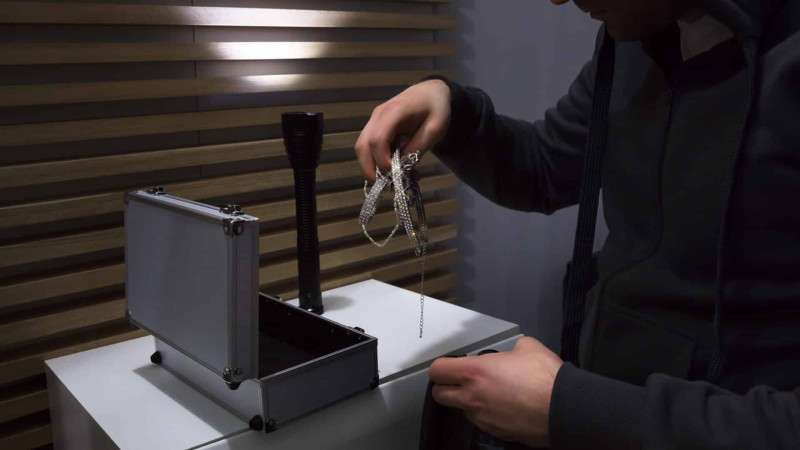 Xəzərdə yeniyetmələr oğurluq üstündə tutulublar