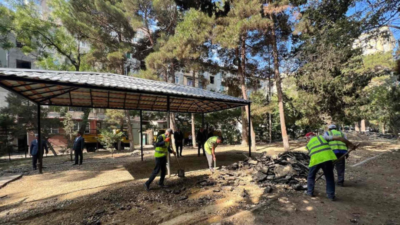 Bakıda “Abad həyət” layihəsi davam edir