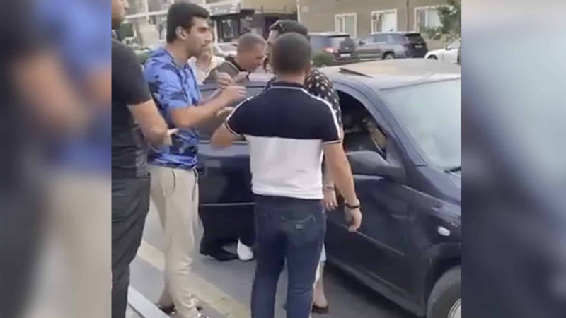 Bakıda qadın avtomobilə zorla mindirilib - AÇIQLAMA