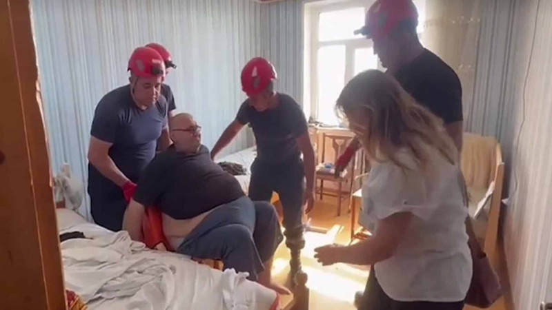 Xilasedicilər Bakıda ağırçəkili xəstəyə kömək ediblər