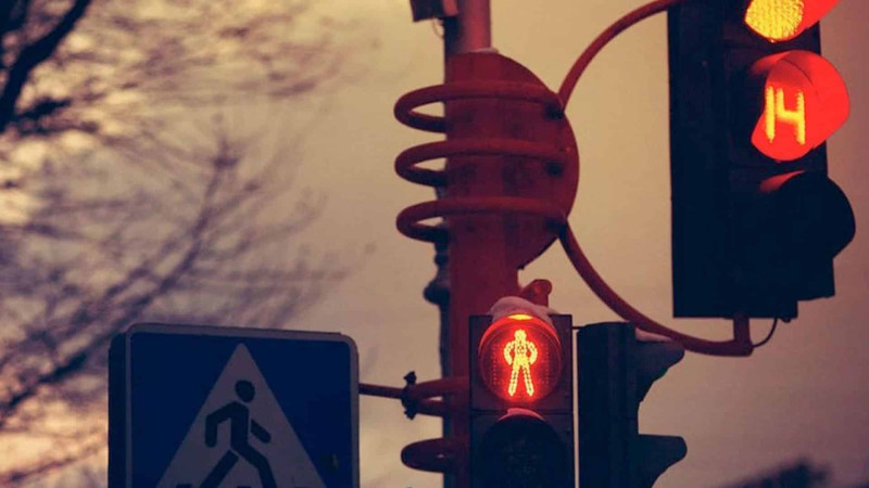 Xəzər rayonunda gənc oğlanı avtomobil vurub