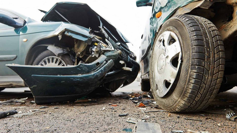 Buzovnada qadın yol qəzasında xəsarət alıb