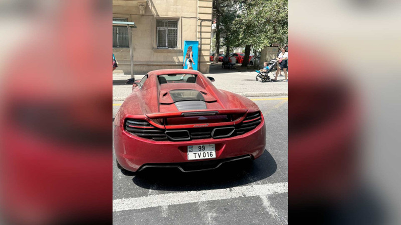 Bakıda “McLaren” avtobusların dayanacağa daxil olmasına maneə törədib