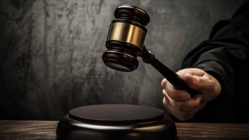 Dələduzluq etdiyi üçün həbs edilən bələdiyyə sədri ev dustaqlığına buraxılmayıb