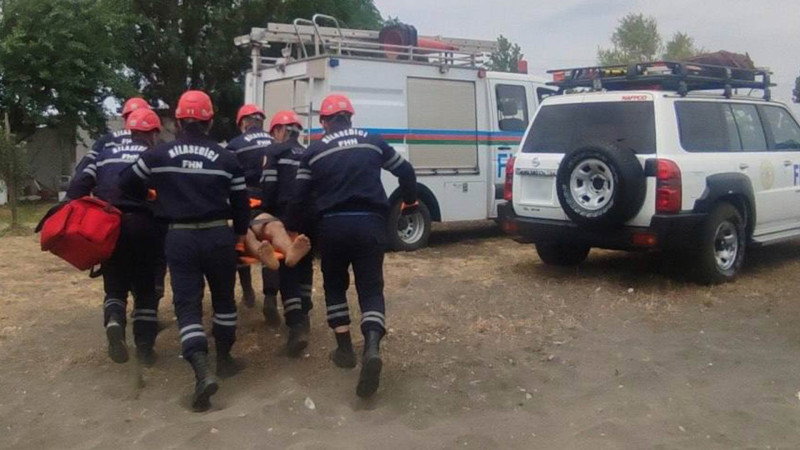 Xəzərdə axının apardığı kişi iki saatlıq axtarışlardan sonra xilas edilib