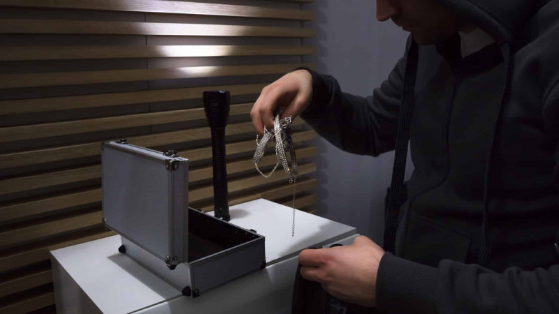 Nərimanovda bir evdən 20.000-lik oğurluq edilib