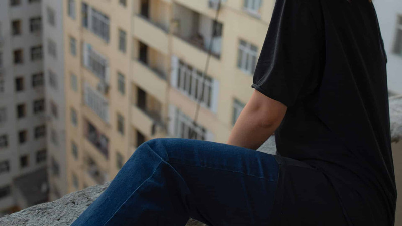 Xətaidə gənc oğlan özünü öldürüb