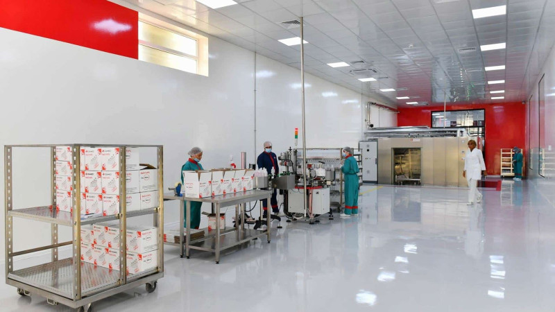 İlham Əliyev dərman istehsalı zavodunun açılışında iştirak edib