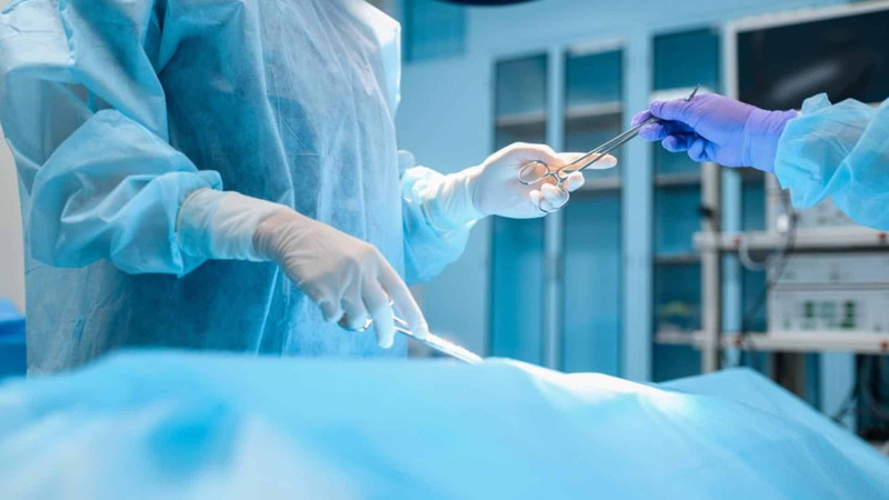 Özəl klinikada əməliyyat zamanı xəstə ölüb