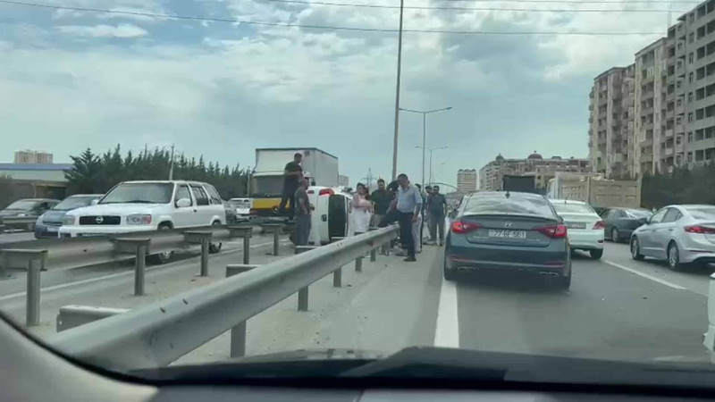 Bakı-Sumqayıt şosesində yol qəzası baş verib