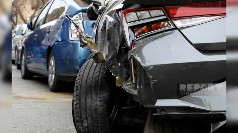 Xəzər rayonunda iki avtomobil toqquşub