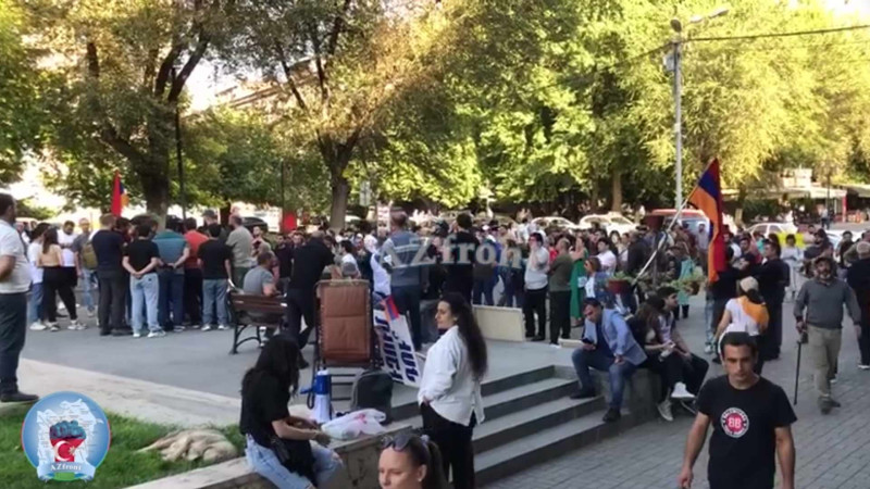 İrəvanda etiraz aksiyaları davam edir