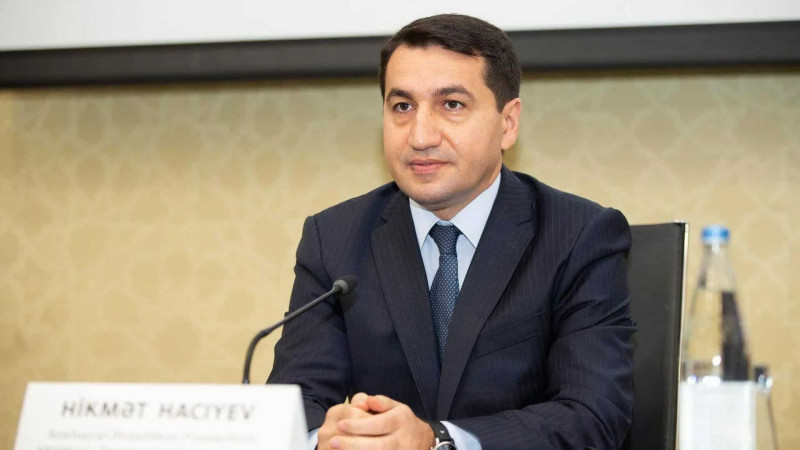 Hikmət Hacıyev Beynəlxalq Qızıl Xaç Komitəsinin Bakı Ofisinin nümayəndələri ilə görüşüb