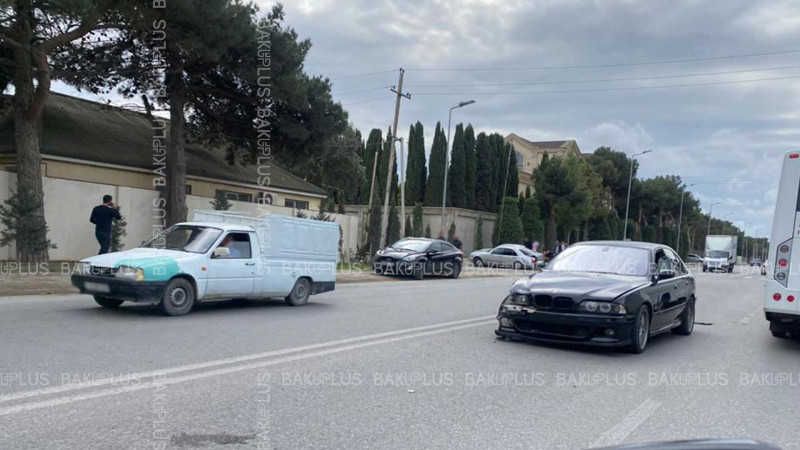 Maştağa yolunda iki avtomobil toqquşub