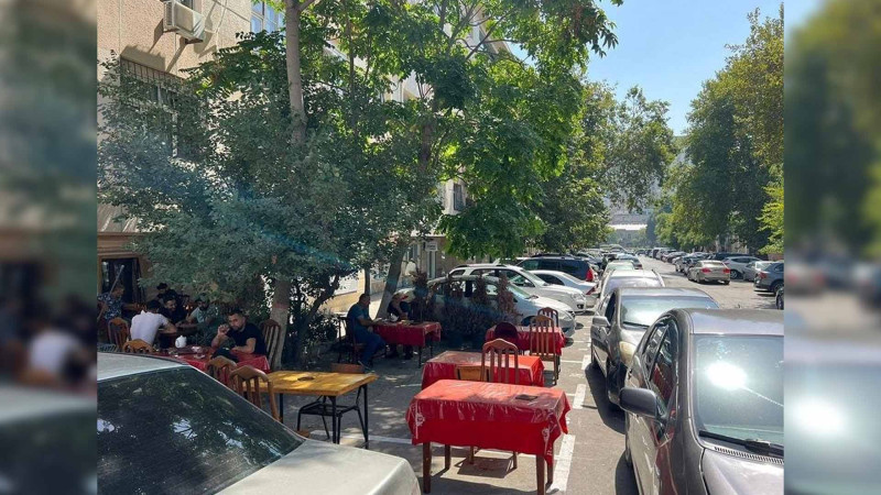 Bakının mərkəzində küçə parkinq yerlərində çayxana açılıb