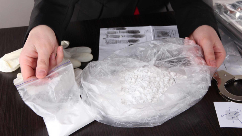 Biləsuvarda paytaxt sakinindən heroin və metamfetamin tapılıb