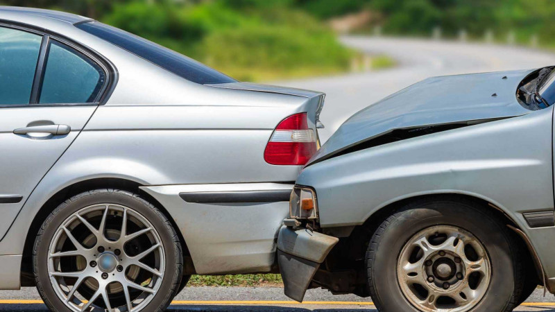 Xətaidə 2 avtomobil toqquşub