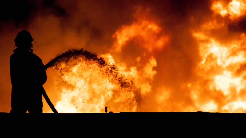 Xətai rayonunda bir dam altında olan 3 ev yanıb