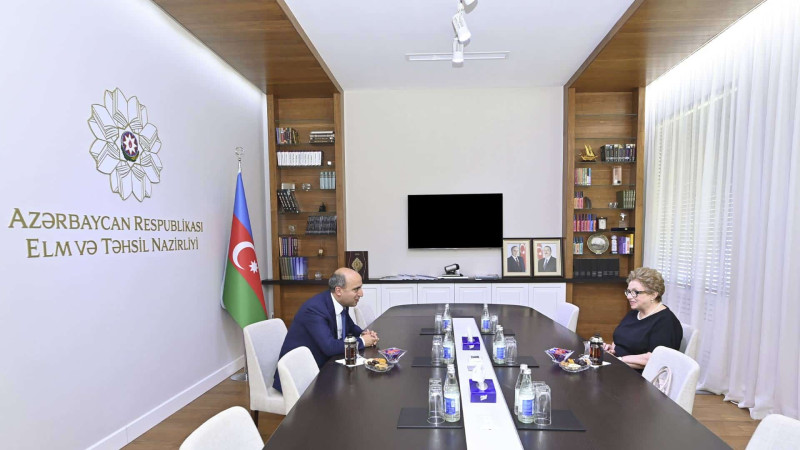 Nazir 33 il direktor vəzifəsini icra edən Faina Ələkbərova ilə görüşüb