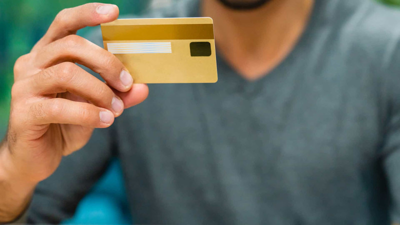 Qadının kartından 1200 manat oğurlamaqda şübhəli bilinən şəxs saxlanılıb