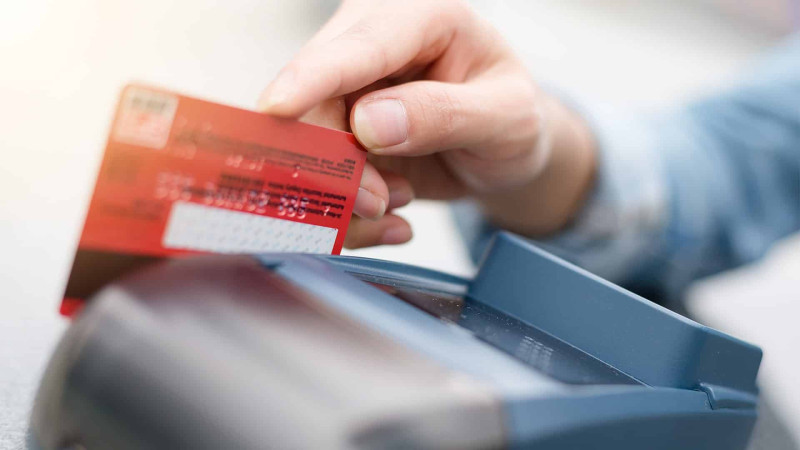 Bakıda qadının bank kartından pul oğurlanıb