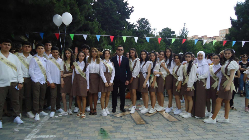 Suraxanı rayonunda məktəbdə bir sinfin bütün şagirdləri tələbə adını qazanıblar
