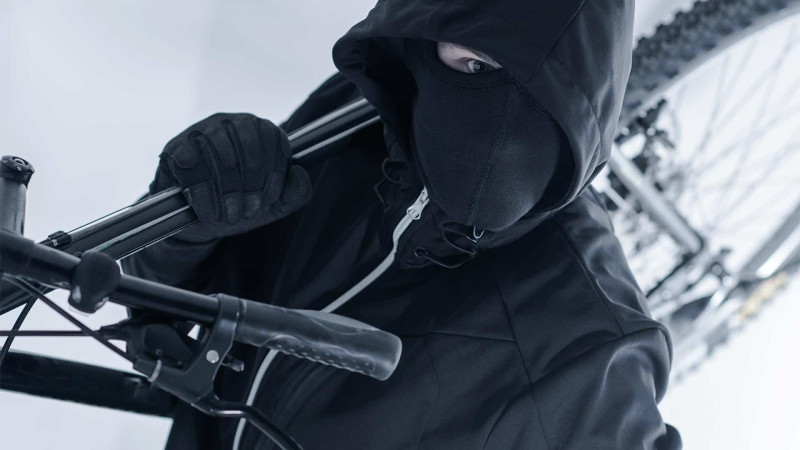 Xəzərdə 4 nəfərin velosipedi oğurlanıb