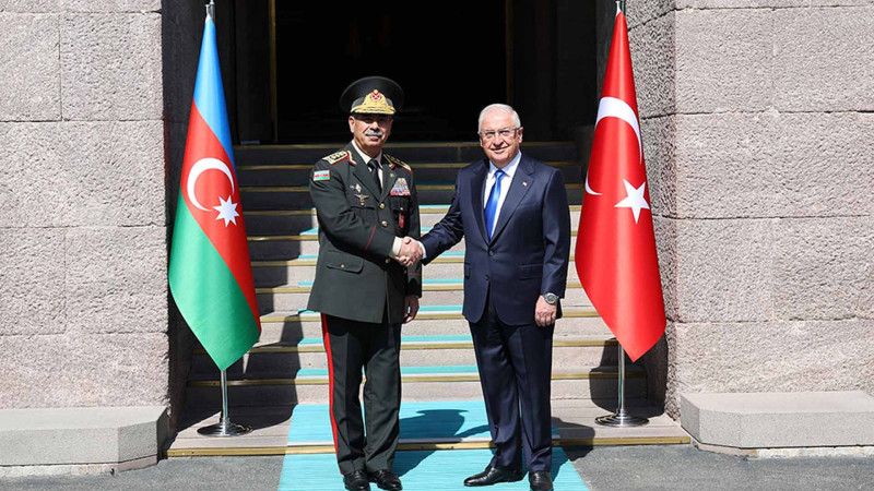 MN: Türkiyənin milli müdafiə naziri Azərbaycanın müdafiə nazirini təbrik edib