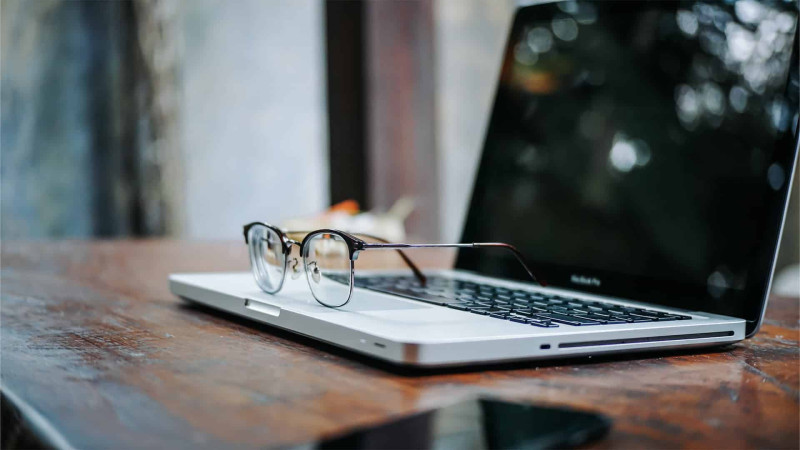 Paytaxt sakini notbukların oğurlanmasında şübhəli bilinir