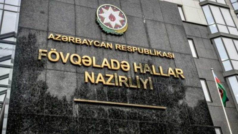 Qaradağda binada yanğın olub