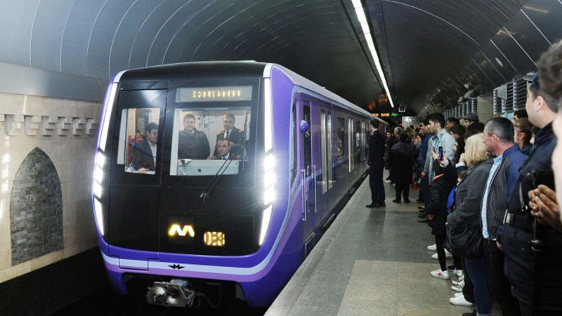 Bakı metrosundan gündə yarım milyona yaxın insan istifadə edir